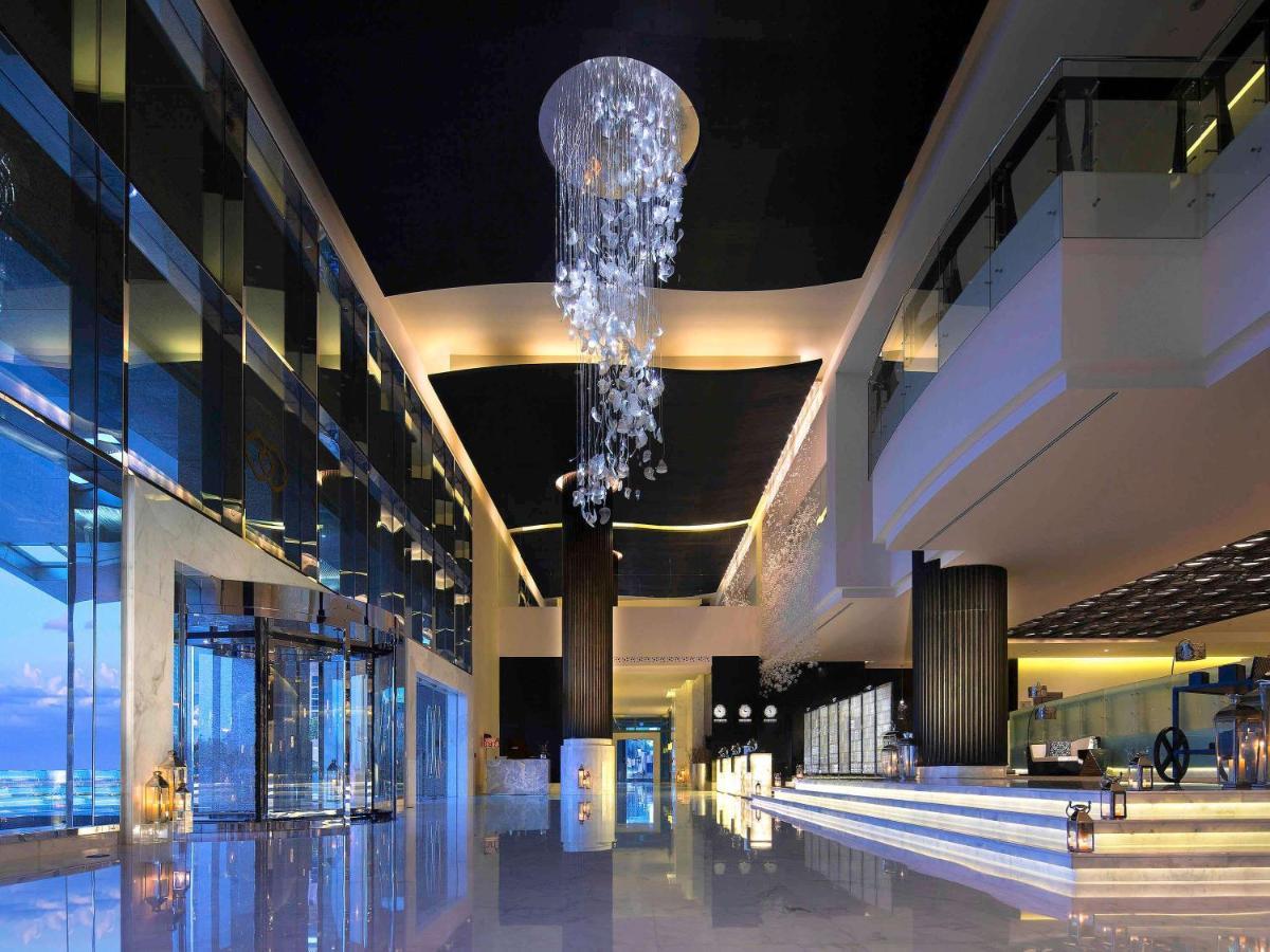 Sofitel Abu Dhabi Corniche Hotel Exterior photo